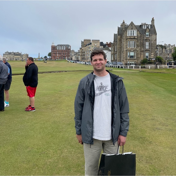 My name is Greyson Kleppinger. I love shoes and most anything vintage/athletic. - Picture 3 of 4